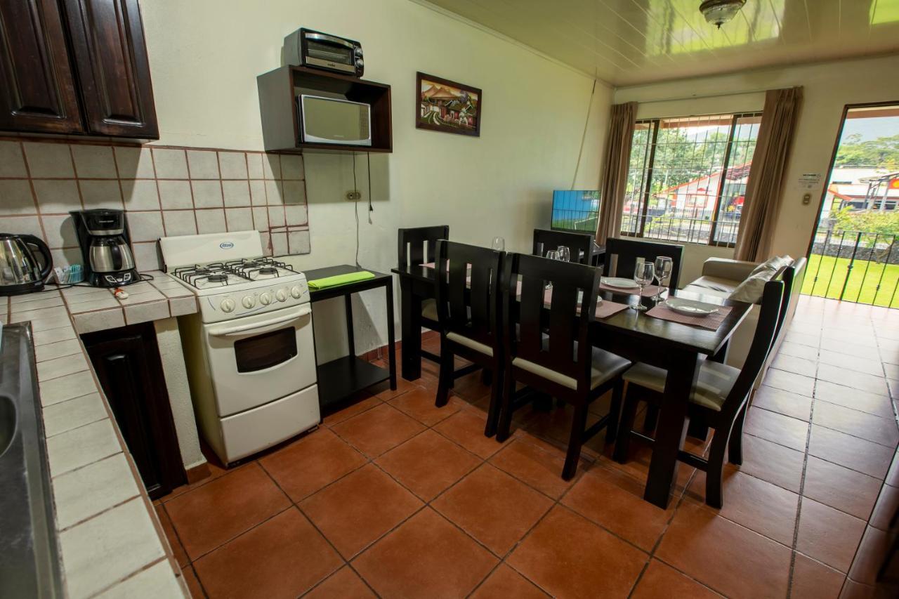 Condo'S Vista Al Volcan La Fortuna Exterior photo